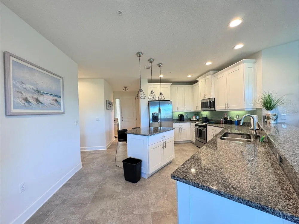 7710 34TH AVENUE W #202 Bradenton, FL 34209