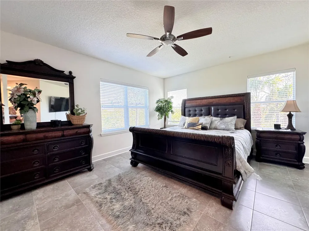 7710 34TH AVENUE W #202 Bradenton, FL 34209