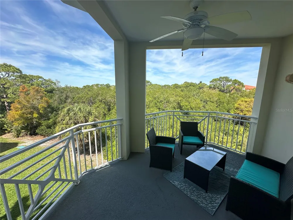 7710 34TH AVENUE W #202 Bradenton, FL 34209