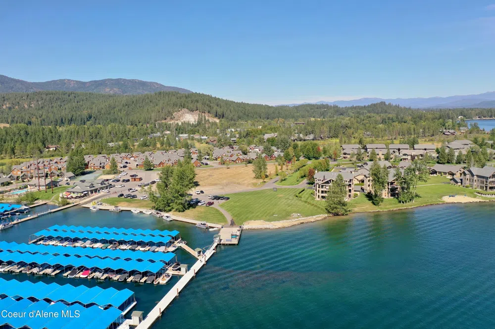 651 Dover Bay Parkway #102 Dover, ID 83825