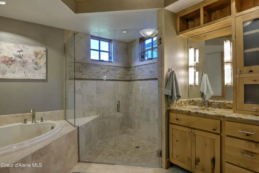 651 Dover Bay Parkway #102 Dover, ID 83825