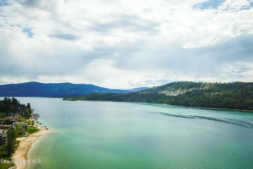 651 Dover Bay Parkway #102 Dover, ID 83825