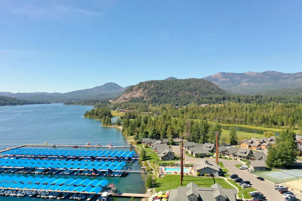 651 Dover Bay Parkway #102 Dover, ID 83825