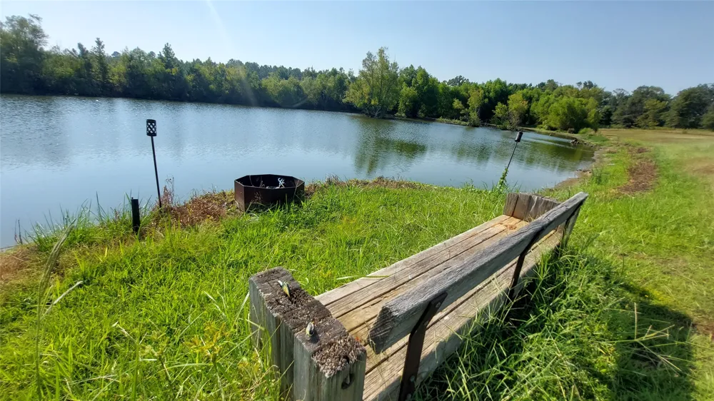 92 County Rd 4171 Maud, TX 75567