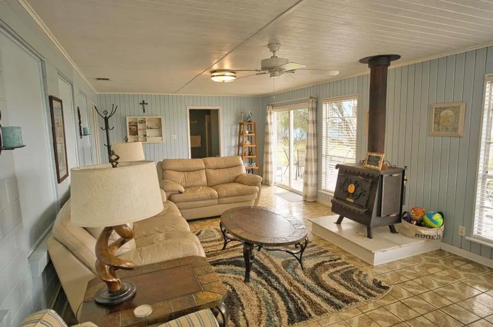 2426 Cr 297 Sargent, TX 77414