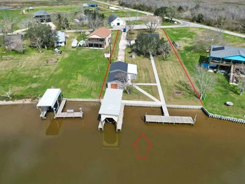 2426 Cr 297 Sargent, TX 77414