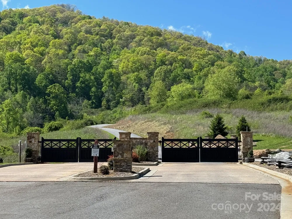 000 High Rock View Drive #32 Canton, NC 28716