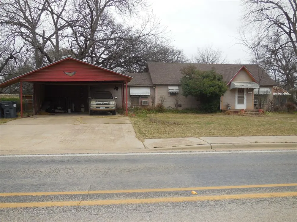 610 W Main Street Ranger, TX 76470