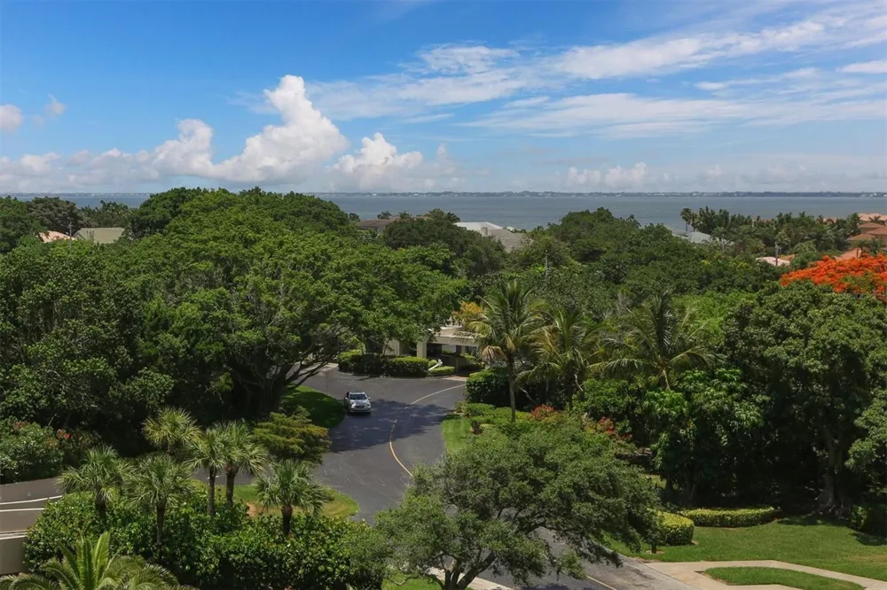 1211 GULF OF MEXICO DRIVE #405 Longboat Key, FL 34228