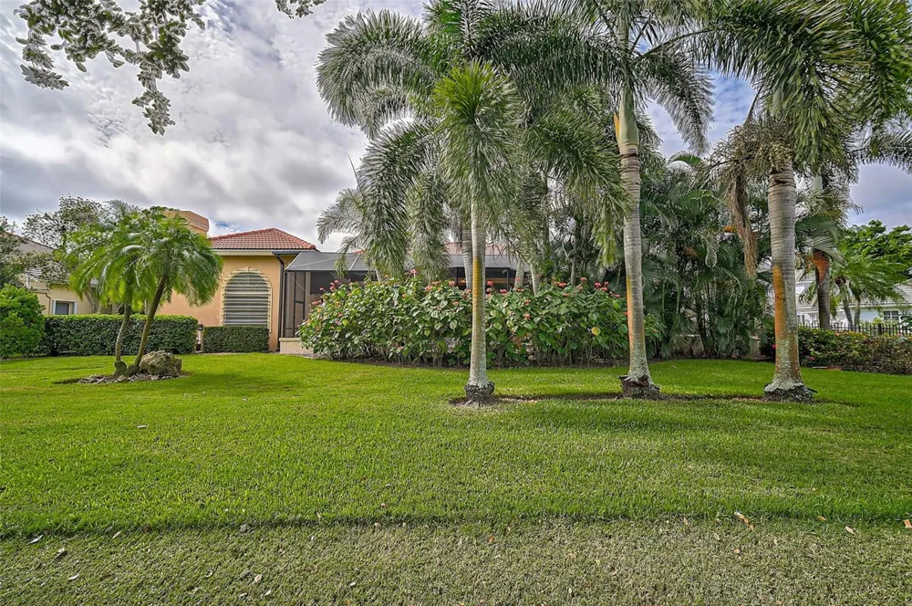 909 MACEWEN DRIVE Osprey, FL 34229
