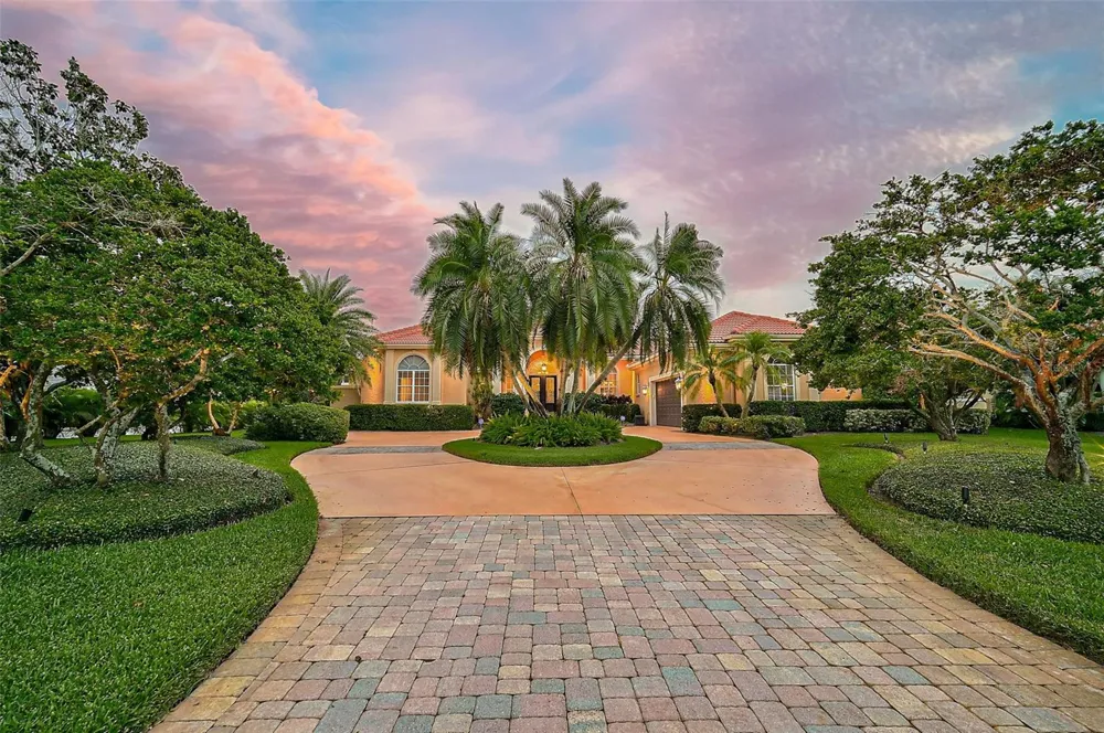 909 MACEWEN DRIVE Osprey, FL 34229
