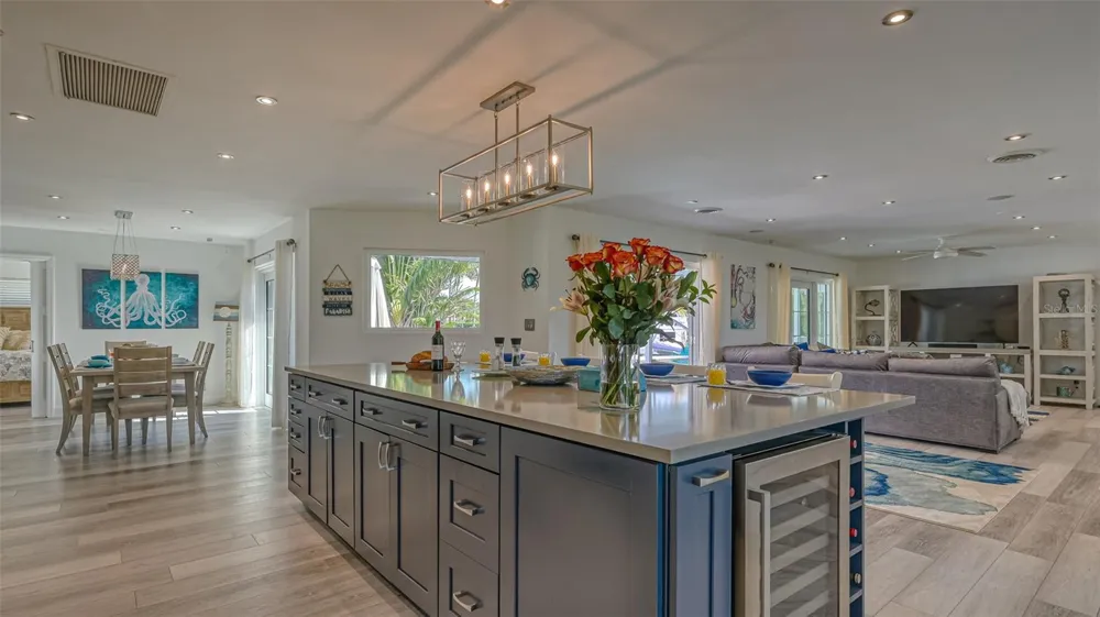 500 SCHOONER LANE Longboat Key, FL 34228