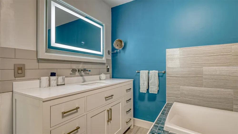 500 SCHOONER LANE Longboat Key, FL 34228