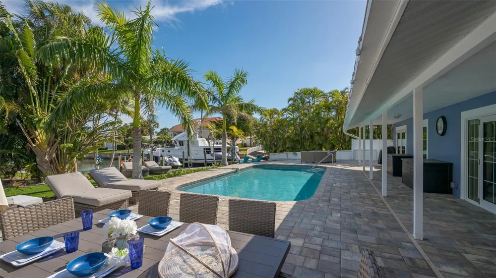 500 SCHOONER LANE Longboat Key, FL 34228