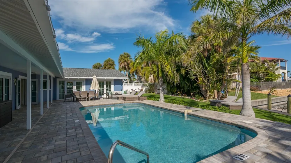 500 SCHOONER LANE Longboat Key, FL 34228
