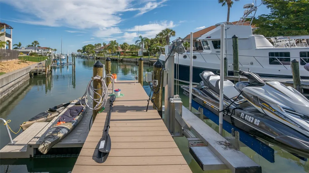 500 SCHOONER LANE Longboat Key, FL 34228