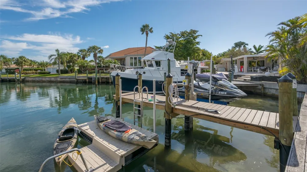 500 SCHOONER LANE Longboat Key, FL 34228