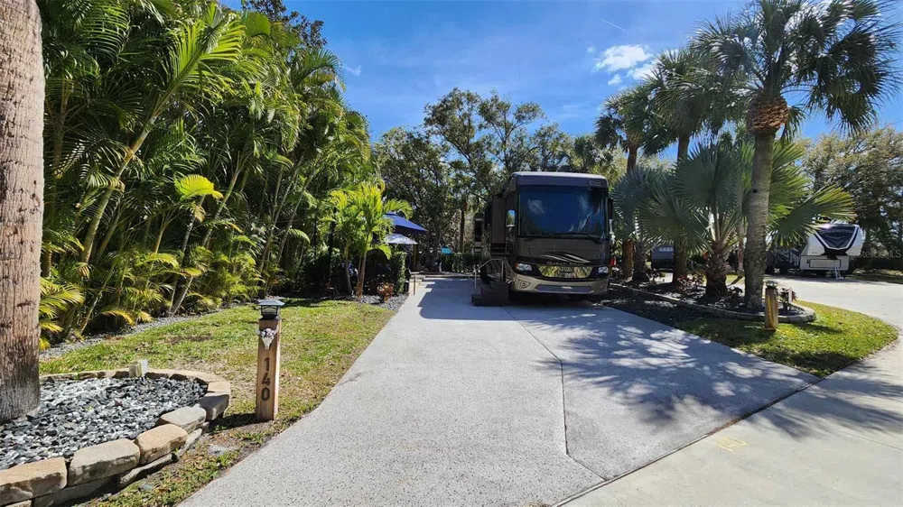 140 APPALOOSA TRAIL River Ranch, FL 33867