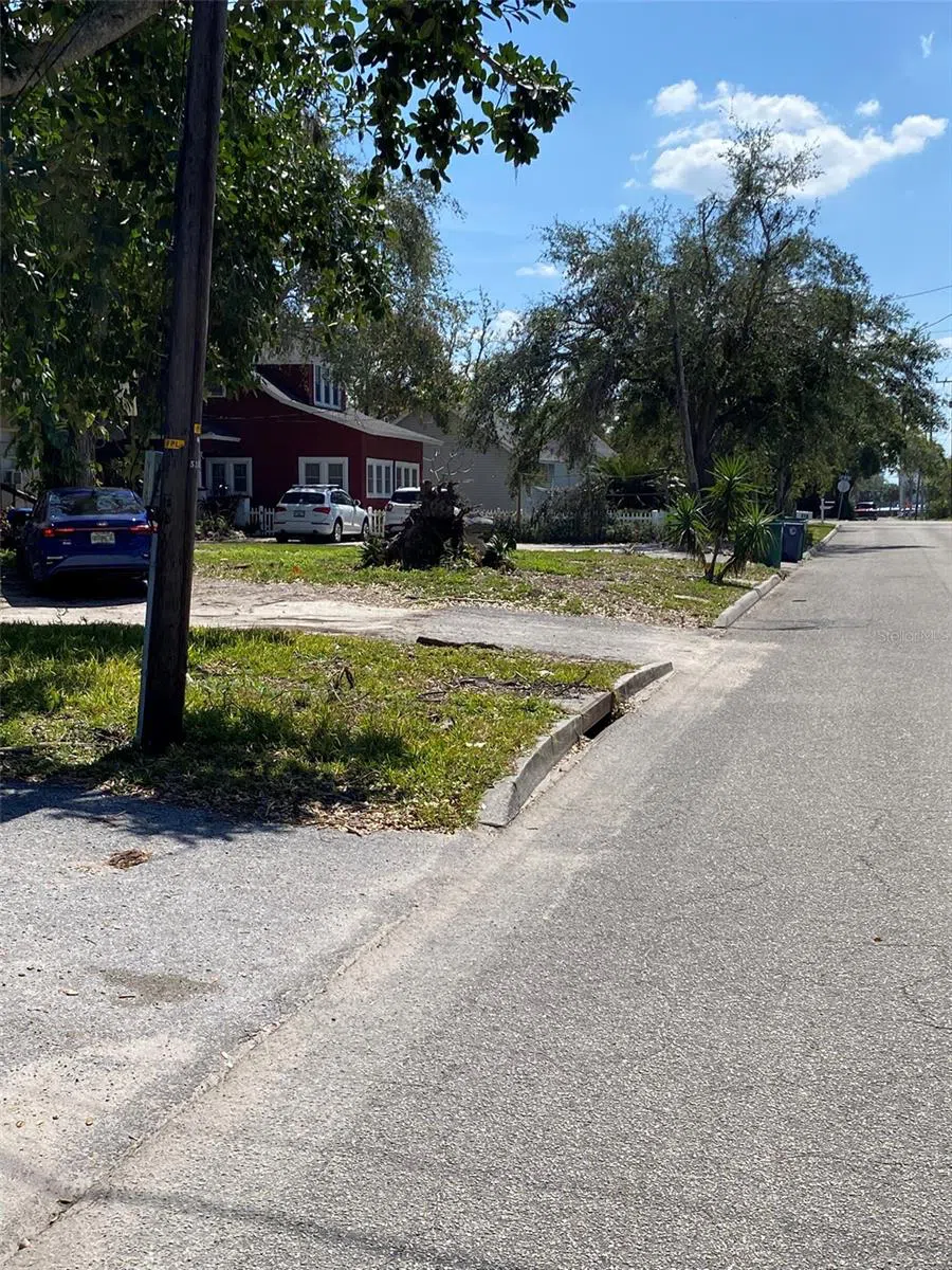 518 7TH AVENUE W Palmetto, FL 34221