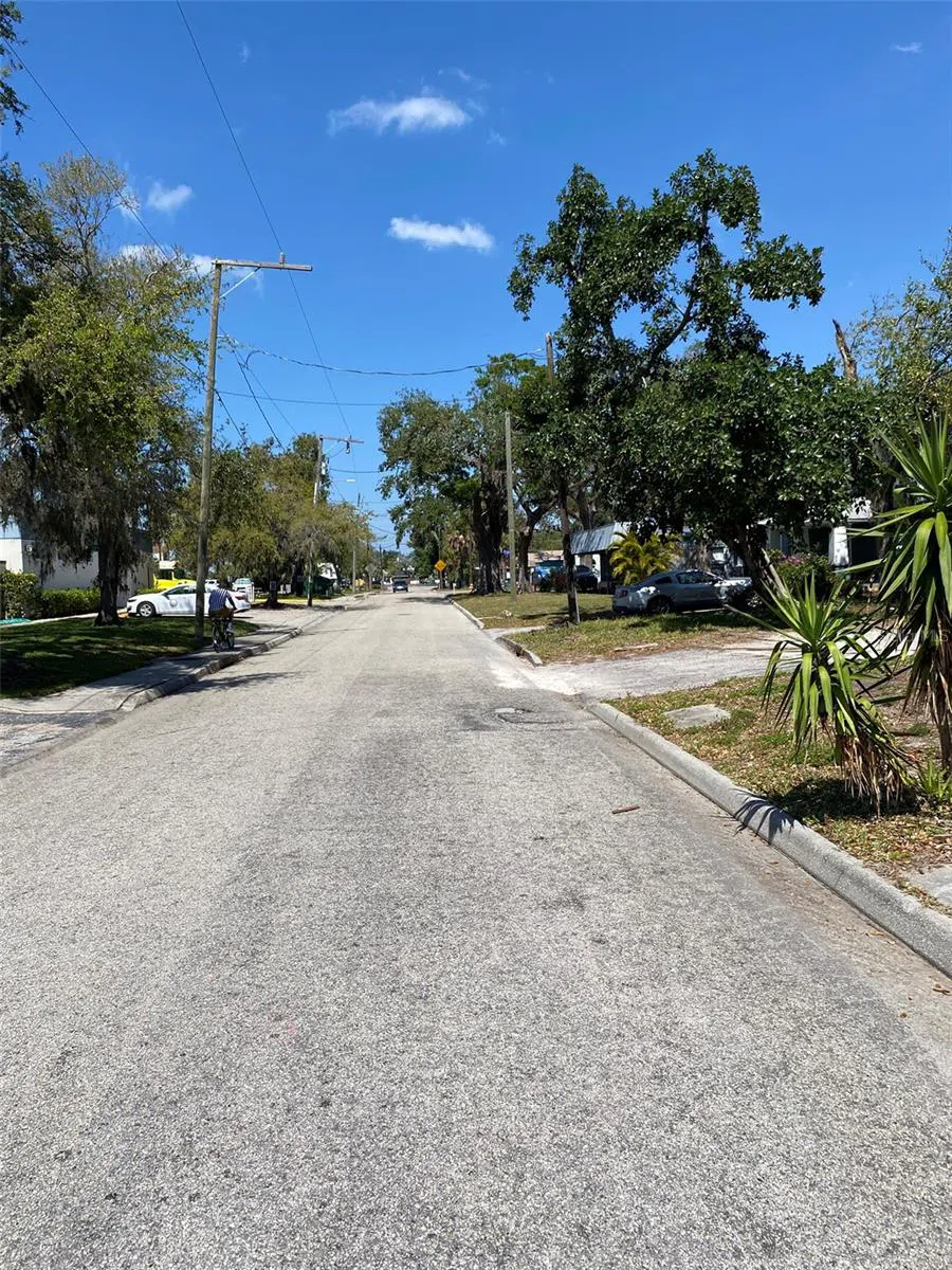518 7TH AVENUE W Palmetto, FL 34221