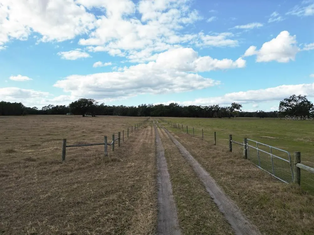 993 CR 722 Webster, FL 33597