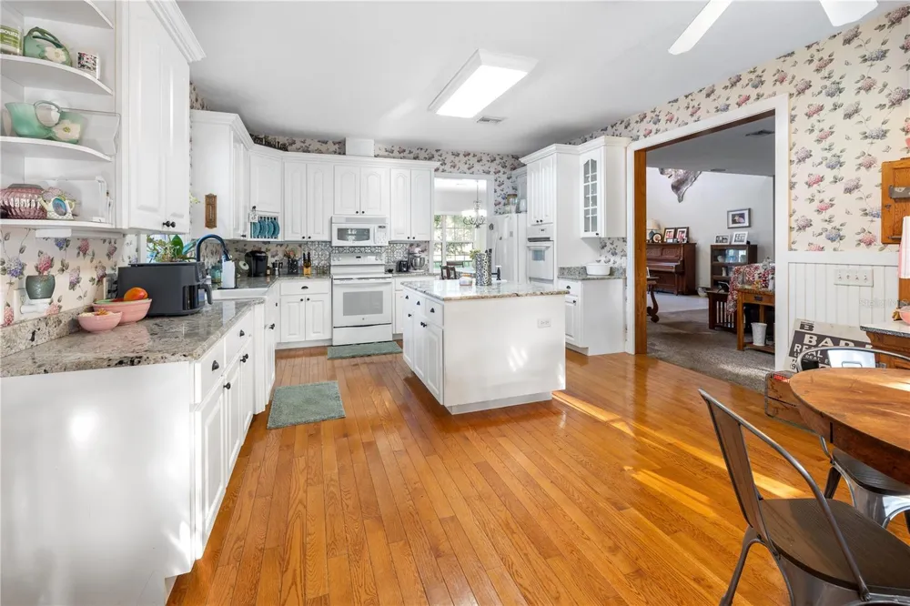 993 CR 722 Webster, FL 33597