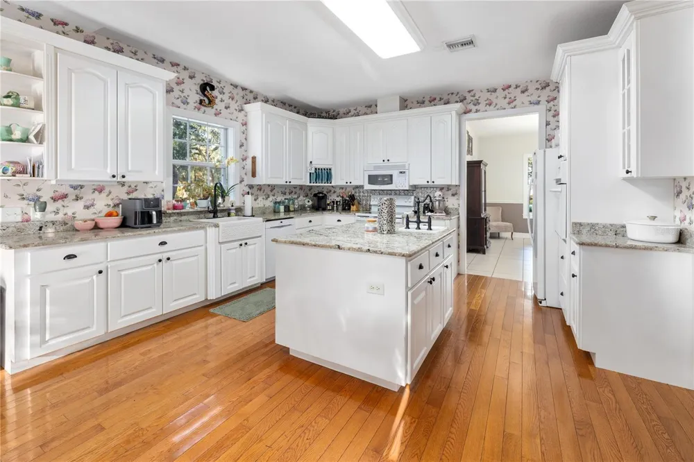 993 CR 722 Webster, FL 33597