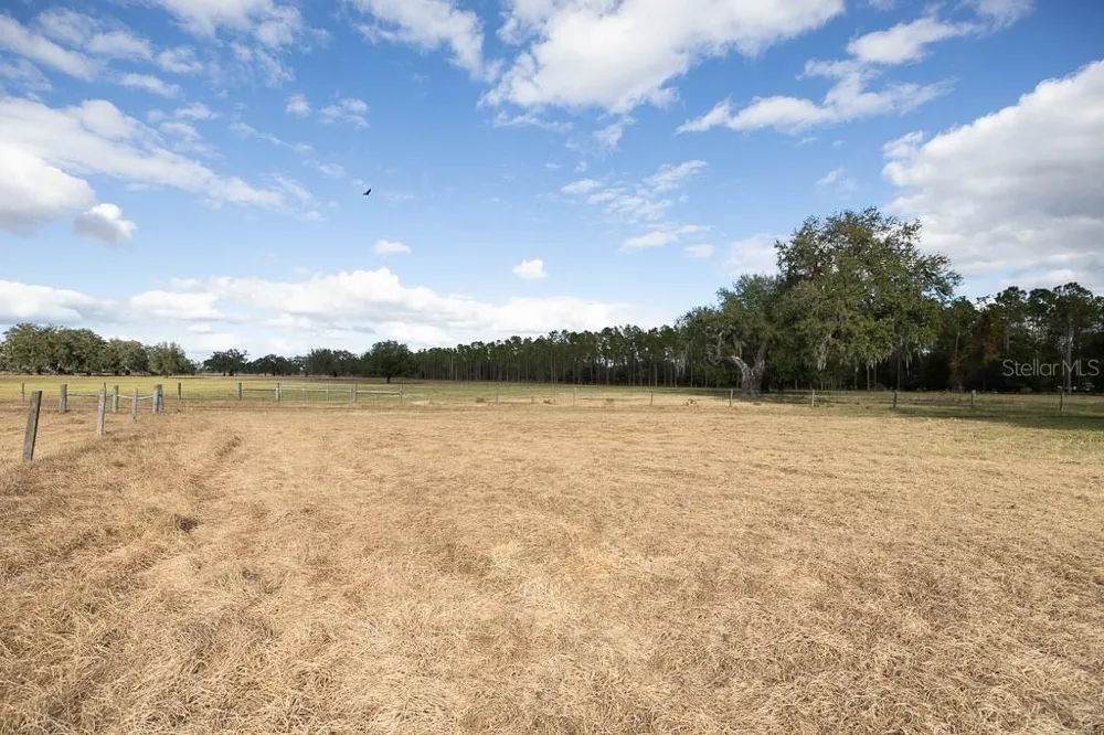 993 CR 722 Webster, FL 33597