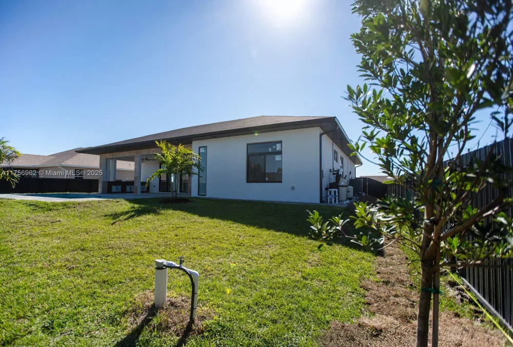 1817 NE 17th st Other City - In The State Of Florida, FL 33909
