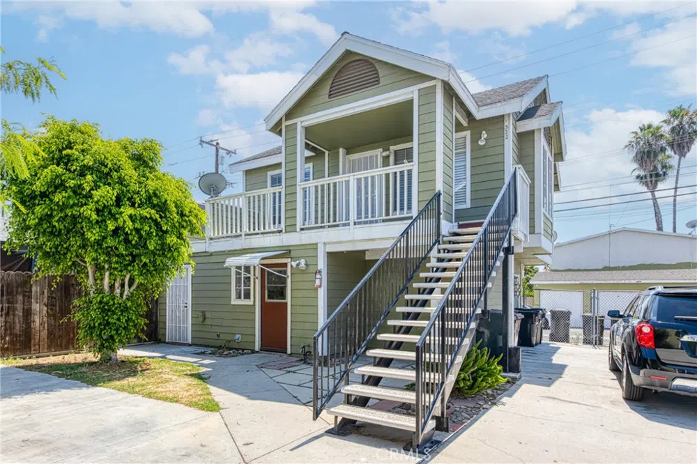 320 W Truslow Avenue #D Fullerton, CA 92832