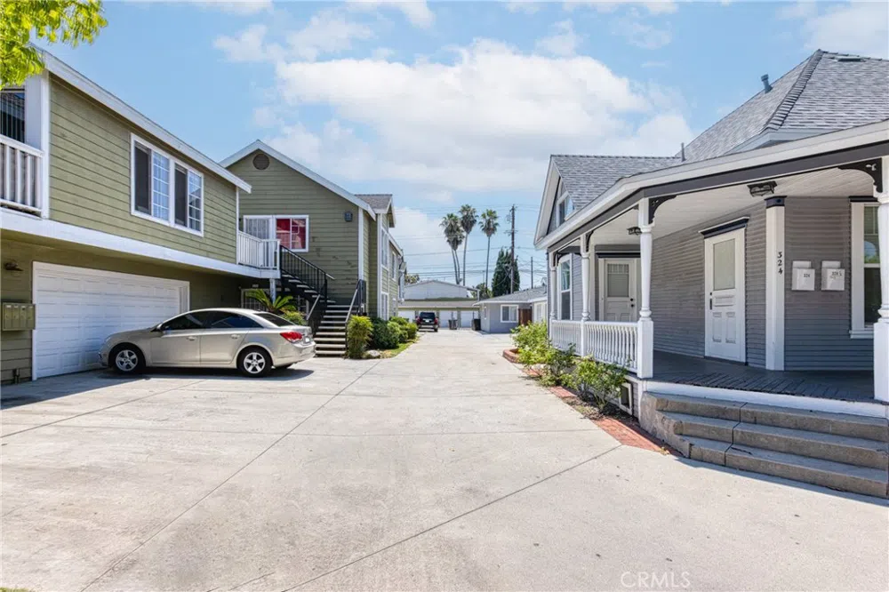 320 W Truslow Avenue #D Fullerton, CA 92832