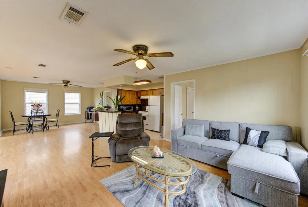 138 Tarpon Street Bayou Vista, TX 77563