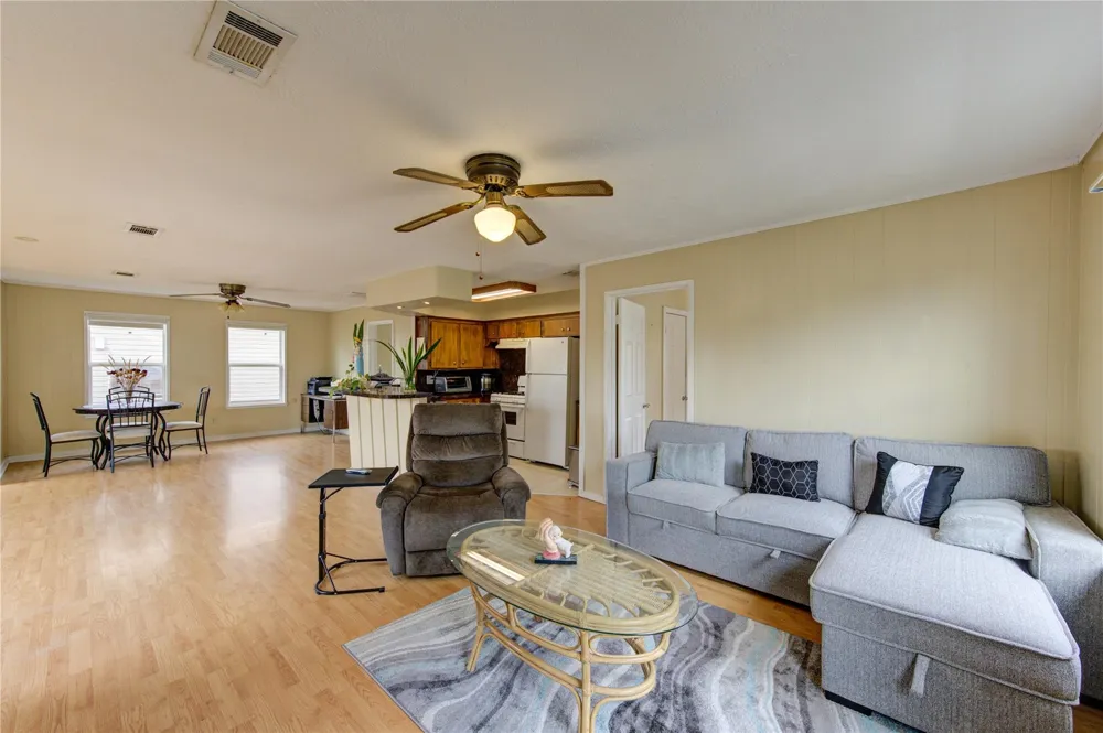138 Tarpon Street Bayou Vista, TX 77563
