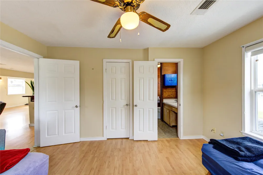 138 Tarpon Street Bayou Vista, TX 77563