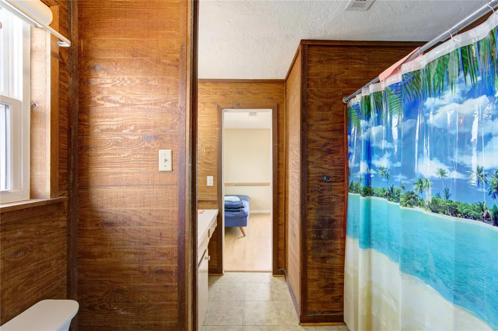 138 Tarpon Street Bayou Vista, TX 77563