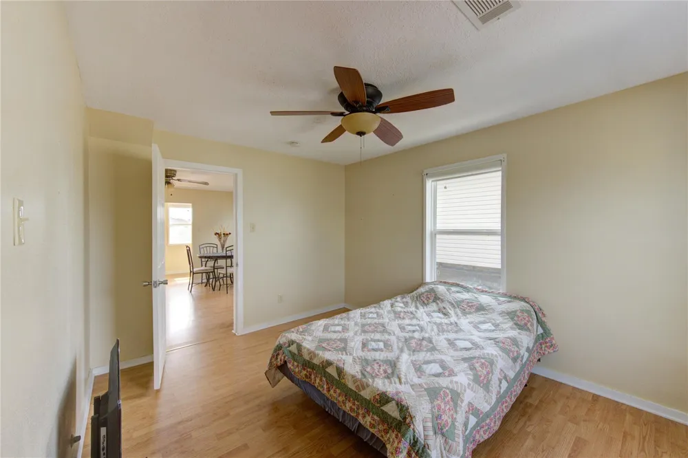 138 Tarpon Street Bayou Vista, TX 77563