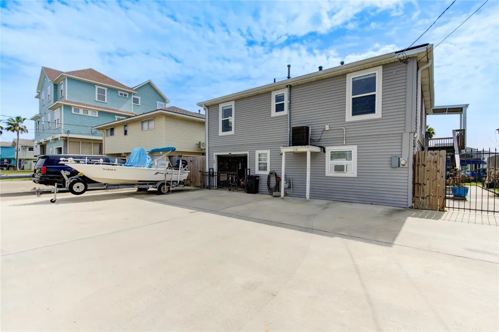 138 Tarpon Street Bayou Vista, TX 77563