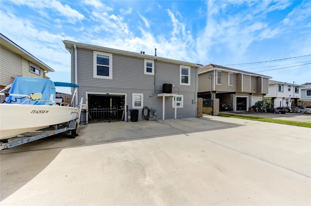 138 Tarpon Street Bayou Vista, TX 77563