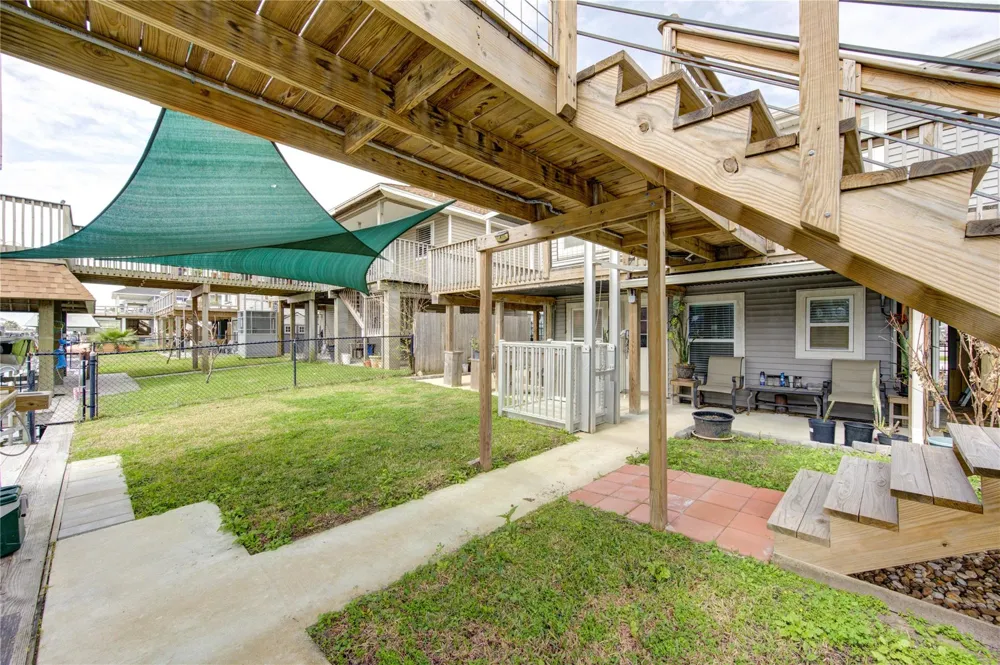 138 Tarpon Street Bayou Vista, TX 77563