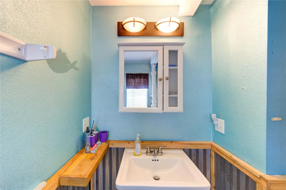 138 Tarpon Street Bayou Vista, TX 77563