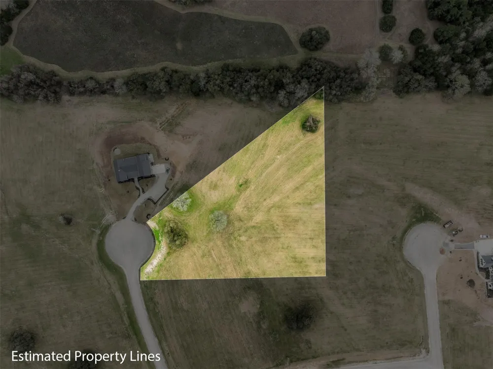 108 Turney Trace Round Top, TX 78954