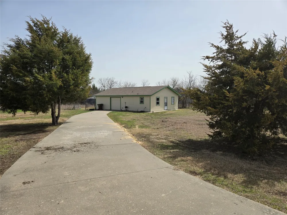 1001 Atkins Drive Celeste, TX 75423