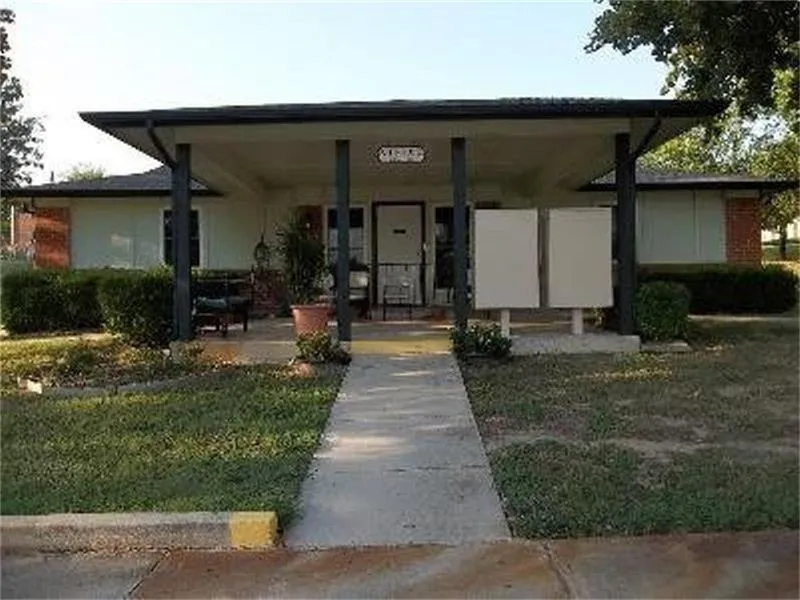201 Las Bresas Street Azle, TX 76020