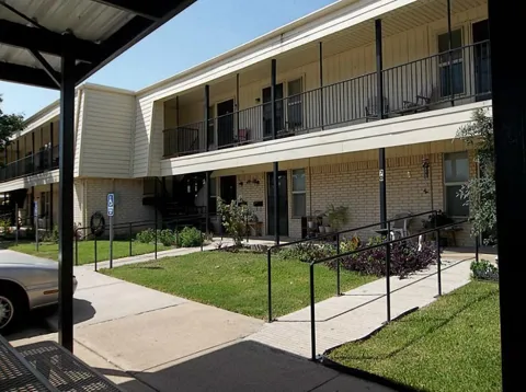 321 Thomas