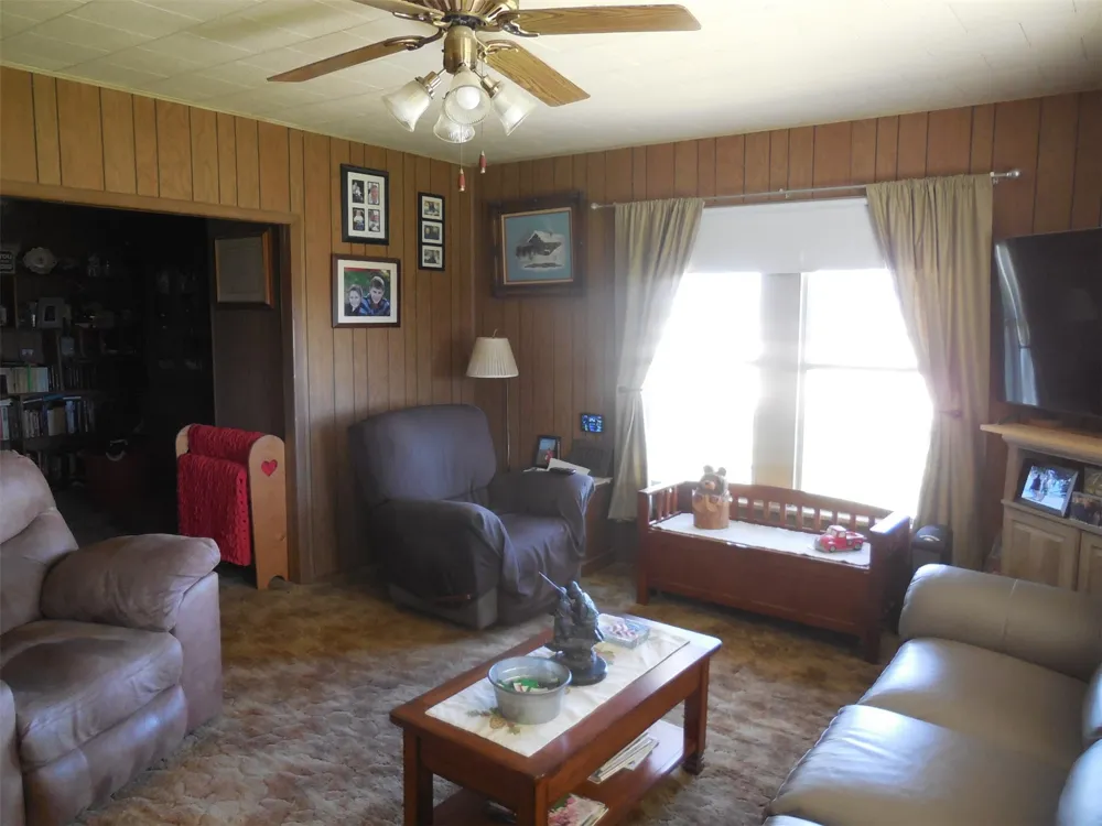 426 County Road 194 Eastland, TX 76448
