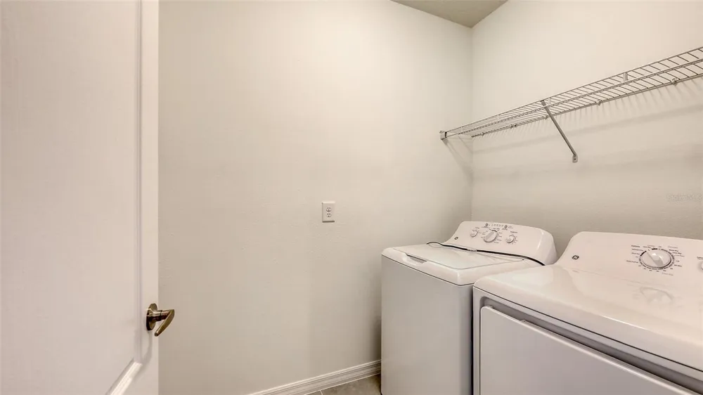 2360 WASHINGTON PALM COURT Bradenton, FL 34212
