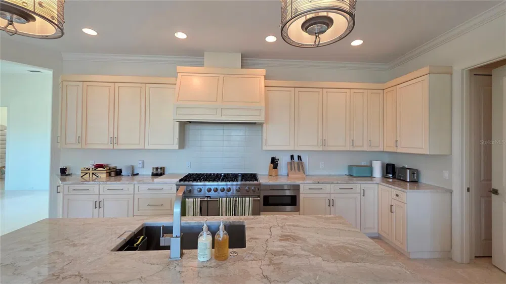 531 BIRDIE LANE Longboat Key, FL 34228