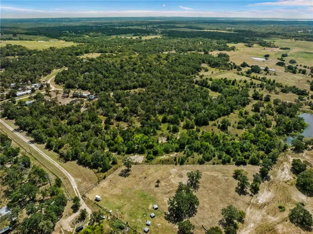 1470 Cedar Circle Snook, TX 77878