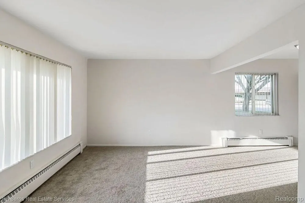 16425 E 12 MILE Rd - 1 Bed Units Roseville City, MI 48066