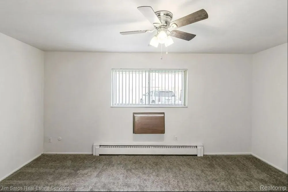 16425 E 12 MILE Rd - 1 Bed Units Roseville City, MI 48066